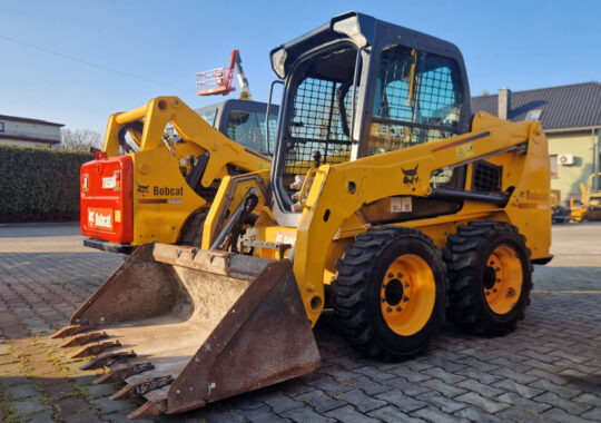 minikoparka bobcat s450 na placu